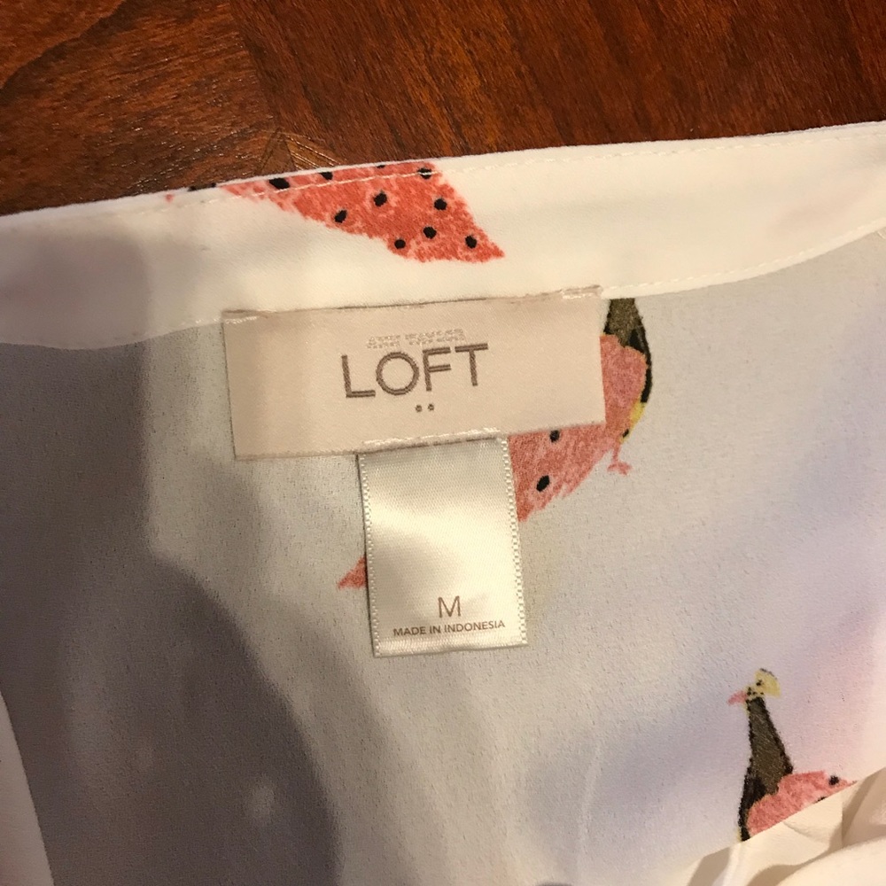 NWOT Loft Peacock Print Cream Blouse Medium - Picture 5 of 6